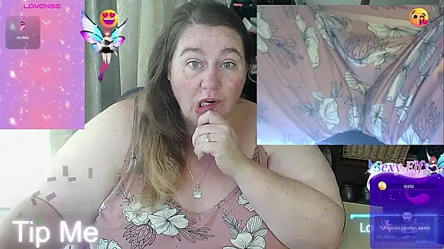 Snapshot of Iceprincess2bad4u chatting on March 15, 2025, 7:20 am Iceprincess2bad4u online show from March 15, 2025, 7:20 am