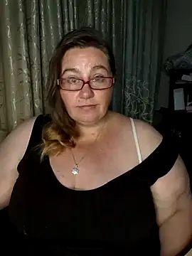 Snapshot of Iceprincess2bad4u chatting on March 17, 2025, 5:27 pm Iceprincess2bad4u online show from March 17, 2025, 5:27 pm