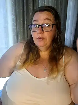 Snapshot of Iceprincess2bad4u chatting on March 22, 2025, 5:28 am Iceprincess2bad4u online show from March 22, 2025, 5:28 am