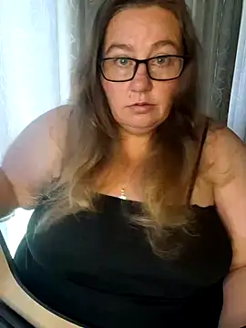 Snapshot of Iceprincess2bad4u chatting on March 23, 2025, 7:42 am Iceprincess2bad4u online show from March 23, 2025, 7:42 am