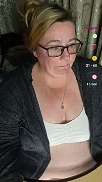 Snapshot of Iceprincess2bad4u chatting on September 15, 2025, 6:08 pm Iceprincess2bad4u online show from September 15, 2025, 6:08 pm