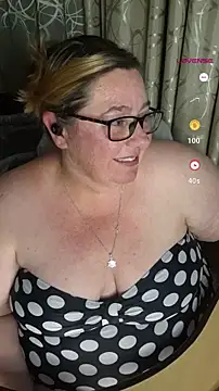 Snapshot of Iceprincess2bad4u chatting on September 16, 2025, 6:42 pm Iceprincess2bad4u online show from September 16, 2025, 6:42 pm