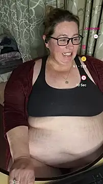 Snapshot of Iceprincess2bad4u chatting on September 17, 2025, 6:20 pm Iceprincess2bad4u online show from September 17, 2025, 6:20 pm