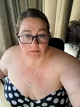 Snapshot of Iceprincess2bad4u chatting on September 24, 2025, 7:01 am Iceprincess2bad4u online show from September 24, 2025, 7:01 am