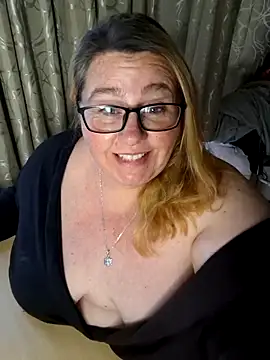 Snapshot of Iceprincess2bad4u chatting on October 1, 2025, 4:13 pm Iceprincess2bad4u online show from October 1, 2025, 4:13 pm