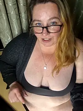 Snapshot of Iceprincess2bad4u chatting on November 16, 2025, 6:57 pm Iceprincess2bad4u online show from November 16, 2025, 6:57 pm