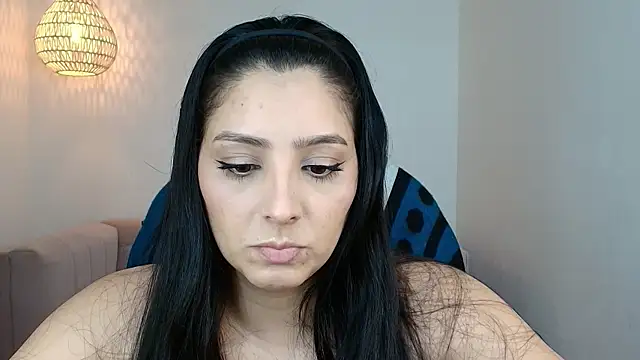 YummyAnna  online show from April 8, 2026, 7:58 pm