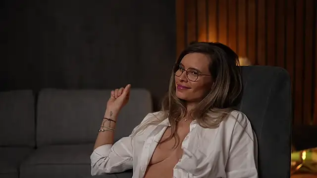 BrandyWhite online show from December 3, 2024, 9:00 am