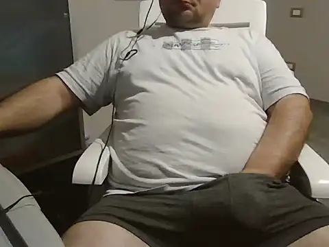 iron boy80 online show from February 18, 2025, 10:05 am