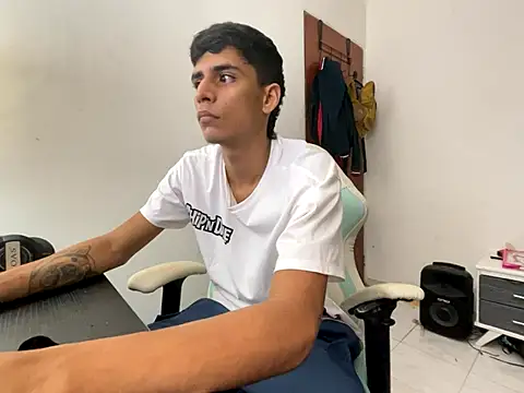 Max TheHorseDick online show from December 2, 2024, 2:09 am