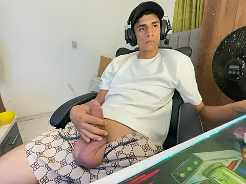 Max TheHorseDick online show from January 2, 2025, 5:46 am