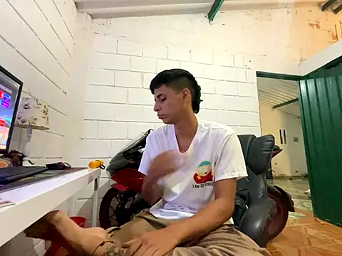 Max TheHorseDick online show from October 7, 2025, 1:58 am