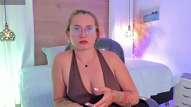 Snapshot of halaaa_1 chatting on April 21, 2026, 7:17 pm halaaa 1 online show from April 21, 2026, 7:17 pm