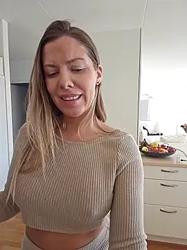 novaforyou1 online show from February 19, 2025, 8:44 am