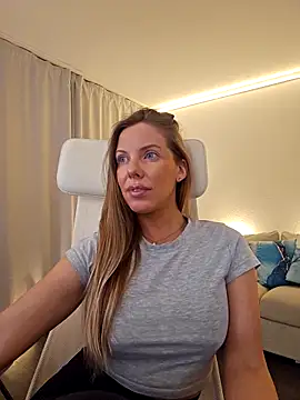 novaforyou1 online show from April 5, 2026, 3:09 pm