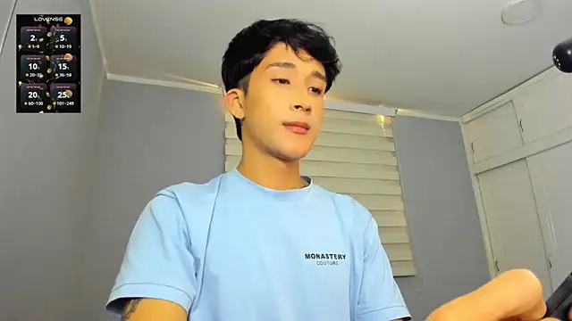 Snapshot of tom_Howard chatting on October 20, 2025, 11:43 am tom Howard online show from October 20, 2025, 11:43 am