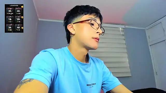 Snapshot of tom_Howard chatting on October 22, 2025, 2:50 pm tom Howard online show from October 22, 2025, 2:50 pm