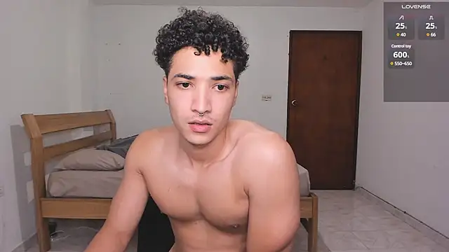 Snapshot of MitchellXD chatting on December 30, 2024, 12:43 am MitchellXD online show from December 30, 2024, 12:43 am