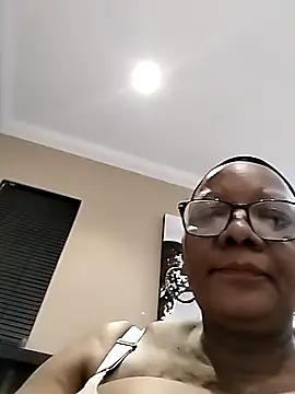 SEXYBOOBSNASS online show from September 23, 2025, 9:18 pm