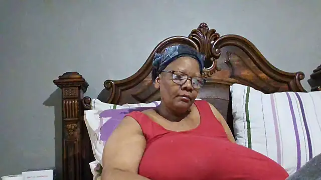 SEXYBOOBSNASS online show from October 18, 2025, 5:46 pm