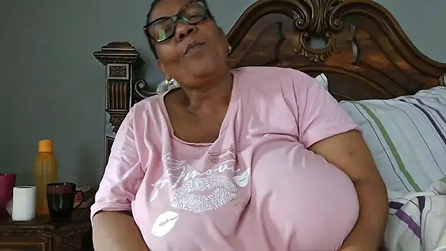 SEXYBOOBSNASS online show from November 3, 2025, 6:03 am