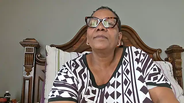 SEXYBOOBSNASS online show from November 19, 2025, 5:18 am