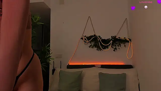 Jaylee Krys online show from February 15, 2026, 6:04 pm