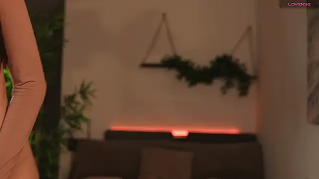 Jaylee Krys online show from April 15, 2026, 6:48 pm