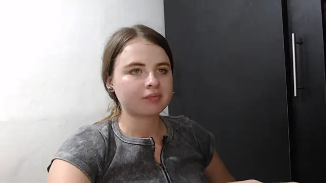 HellenMiyer1111 online show from March 3, 2026, 7:42 pm