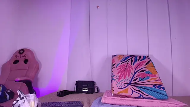 raven lilith  online show from October 17, 2025, 3:10 am