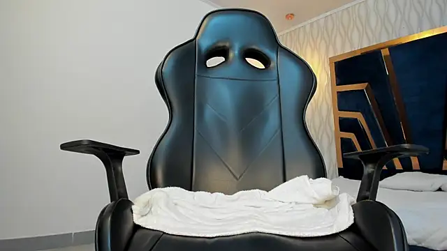 Petesevans online show from March 4, 2025, 2:27 am