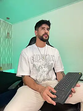 Snapshot of Petesevans chatting on January 17, 2026, 11:52 pm Petesevans online show from January 17, 2026, 11:52 pm