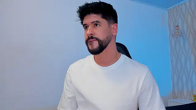 Snapshot of Petesevans chatting on February 5, 2026, 11:20 pm Petesevans online show from February 5, 2026, 11:20 pm