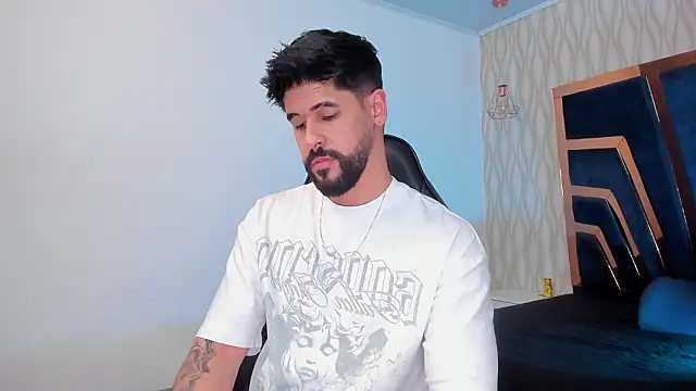 Snapshot of Petesevans chatting on February 7, 2026, 11:30 pm Petesevans online show from February 7, 2026, 11:30 pm