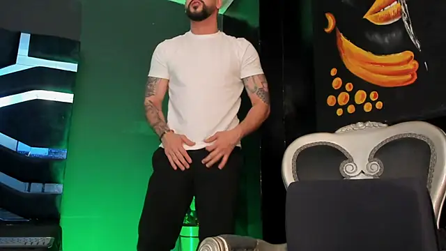 Snapshot of Petesevans chatting on February 11, 2026, 11:21 pm Petesevans online show from February 11, 2026, 11:21 pm