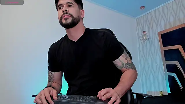 Snapshot of Petesevans chatting on February 20, 2026, 11:27 pm Petesevans online show from February 20, 2026, 11:27 pm