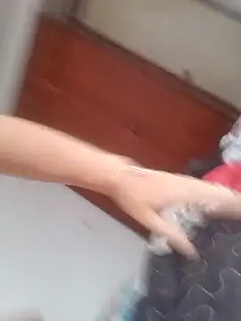 karlythothxh online show from October 24, 2025, 1:07 pm