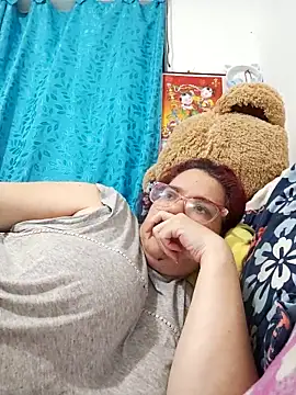 karlythothxh online show from April 24, 2026, 4:20 pm