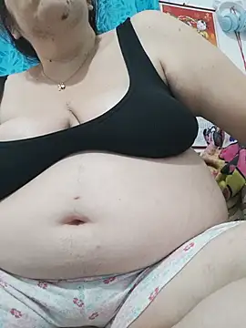 karlythothxh online show from June 8, 2026, 5:24 pm