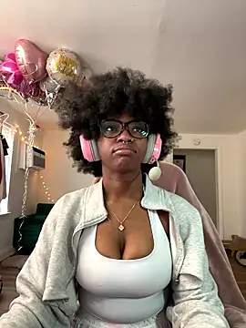 Snapshot of mochamimi chatting on January 17, 2026, 3:06 pm mochamimi online show from January 17, 2026, 3:06 pm