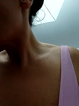 RebeccaNoble online show from November 4, 2025, 12:59 pm