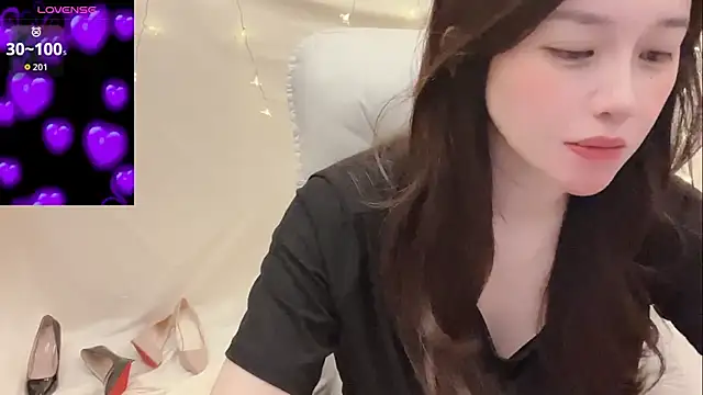 Tw Zoella online show from May 23, 2026, 4:33 pm