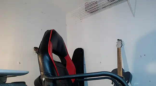 Snapshot of dann_hill chatting on January 13, 2025, 10:56 pm dann hill online show from January 13, 2025, 10:56 pm