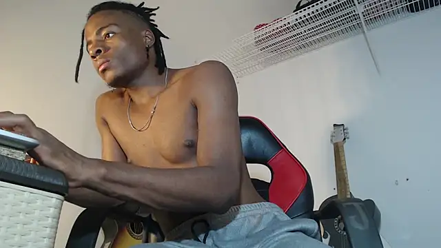 Snapshot of dann_hill chatting on February 12, 2025, 9:54 pm dann hill online show from February 12, 2025, 9:54 pm