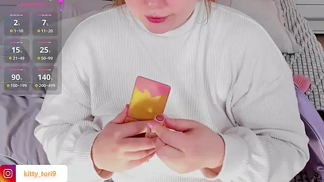 Snapshot of Tori_cat chatting on December 22, 2024, 1:22 pm Tori cat online show from December 22, 2024, 1:22 pm