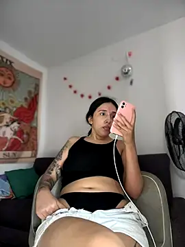 Snapshot of kiaraglam2 chatting on September 18, 2025, 1:13 pm kiaraglam2 online show from September 18, 2025, 1:13 pm