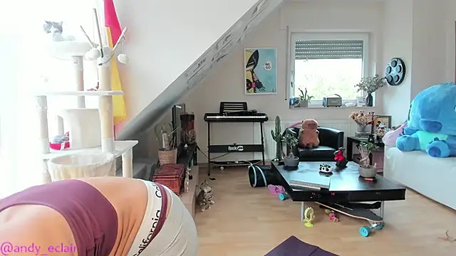 Snapshot of tinny_williams chatting on October 13, 2025, 7:30 am tinny williams online show from October 13, 2025, 7:30 am