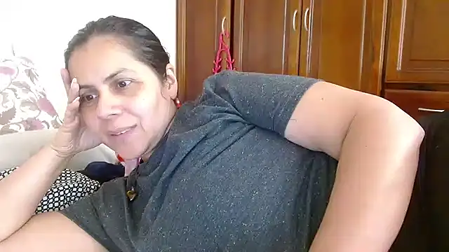 Sara Brandon online show from September 17, 2025, 6:31 pm