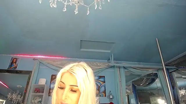 Snapshot of ADRIANNA_FOX chatting on May 2, 2026, 10:31 am ADRIANNA FOX online show from May 2, 2026, 10:31 am