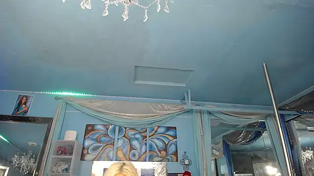 Snapshot of ADRIANNA_FOX chatting on May 10, 2026, 11:10 pm ADRIANNA FOX online show from May 10, 2026, 11:10 pm